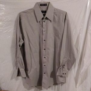 Clairborne Gray size large 32/33 Long Sleeve Butto